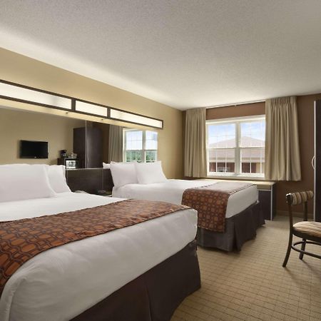Microtel Inn & Suites By Wyndham Mineral Wells/Parkersburg Экстерьер фото