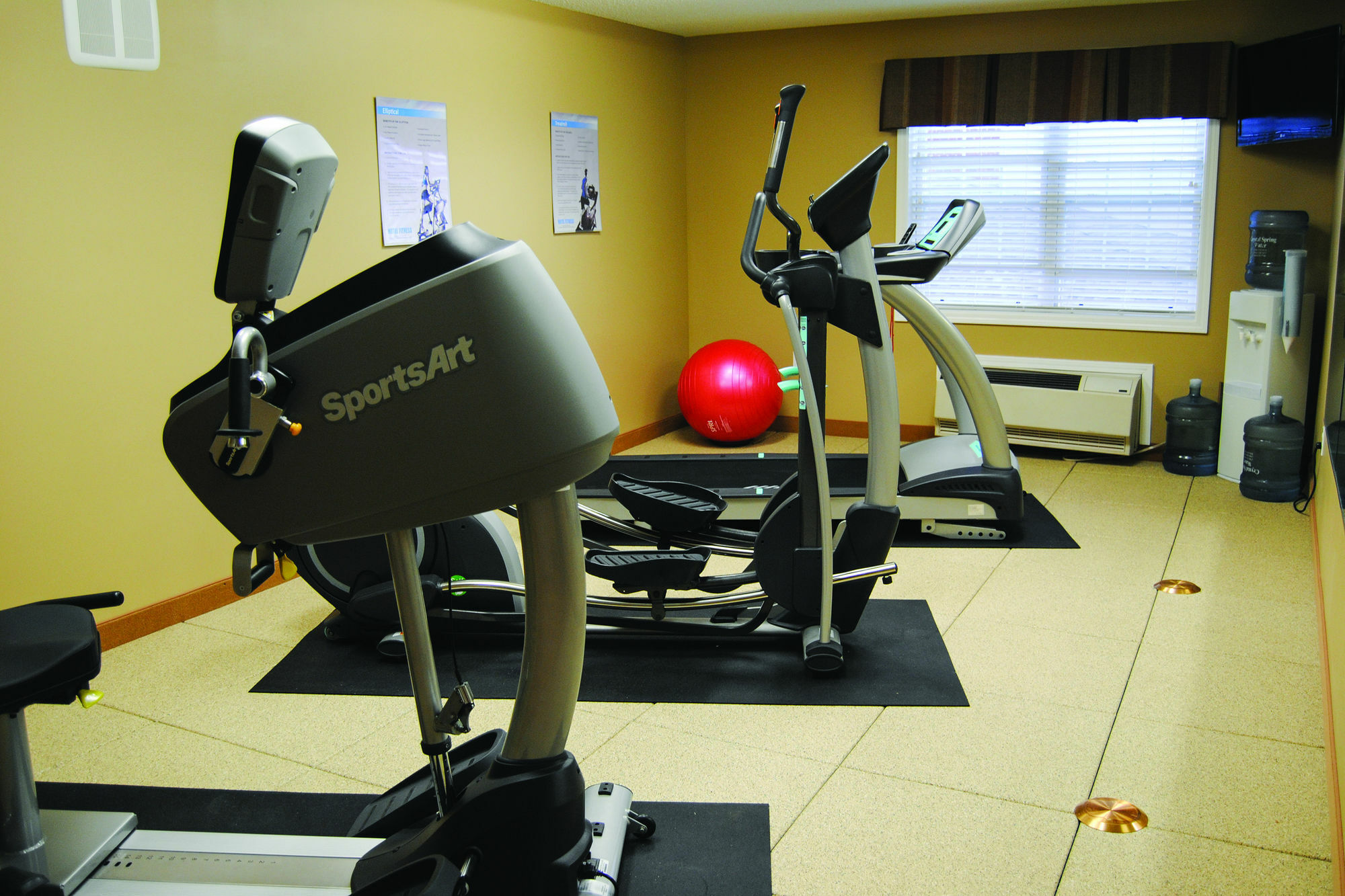 Microtel Inn & Suites By Wyndham Mineral Wells/Parkersburg Экстерьер фото