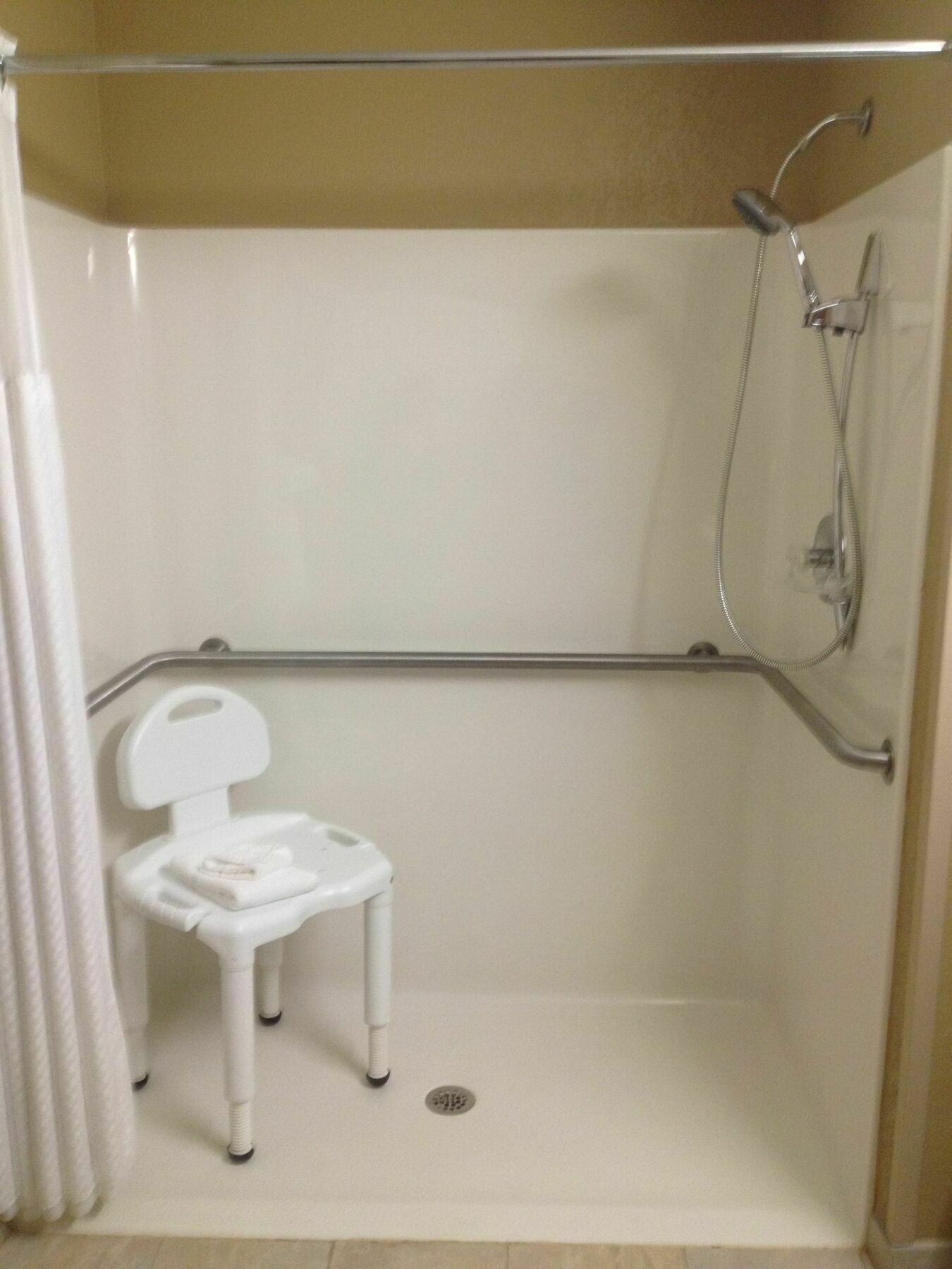 Microtel Inn & Suites By Wyndham Mineral Wells/Parkersburg Экстерьер фото