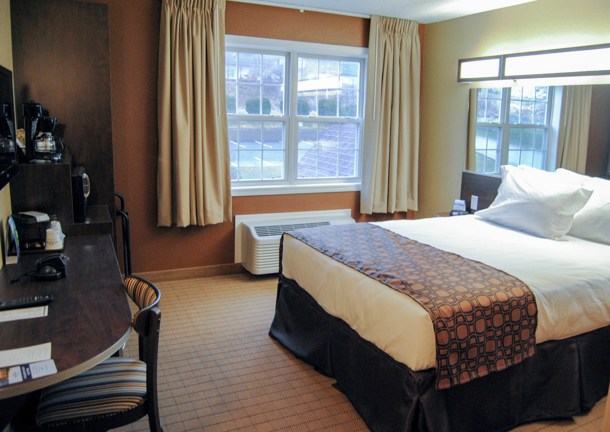 Microtel Inn & Suites By Wyndham Mineral Wells/Parkersburg Экстерьер фото