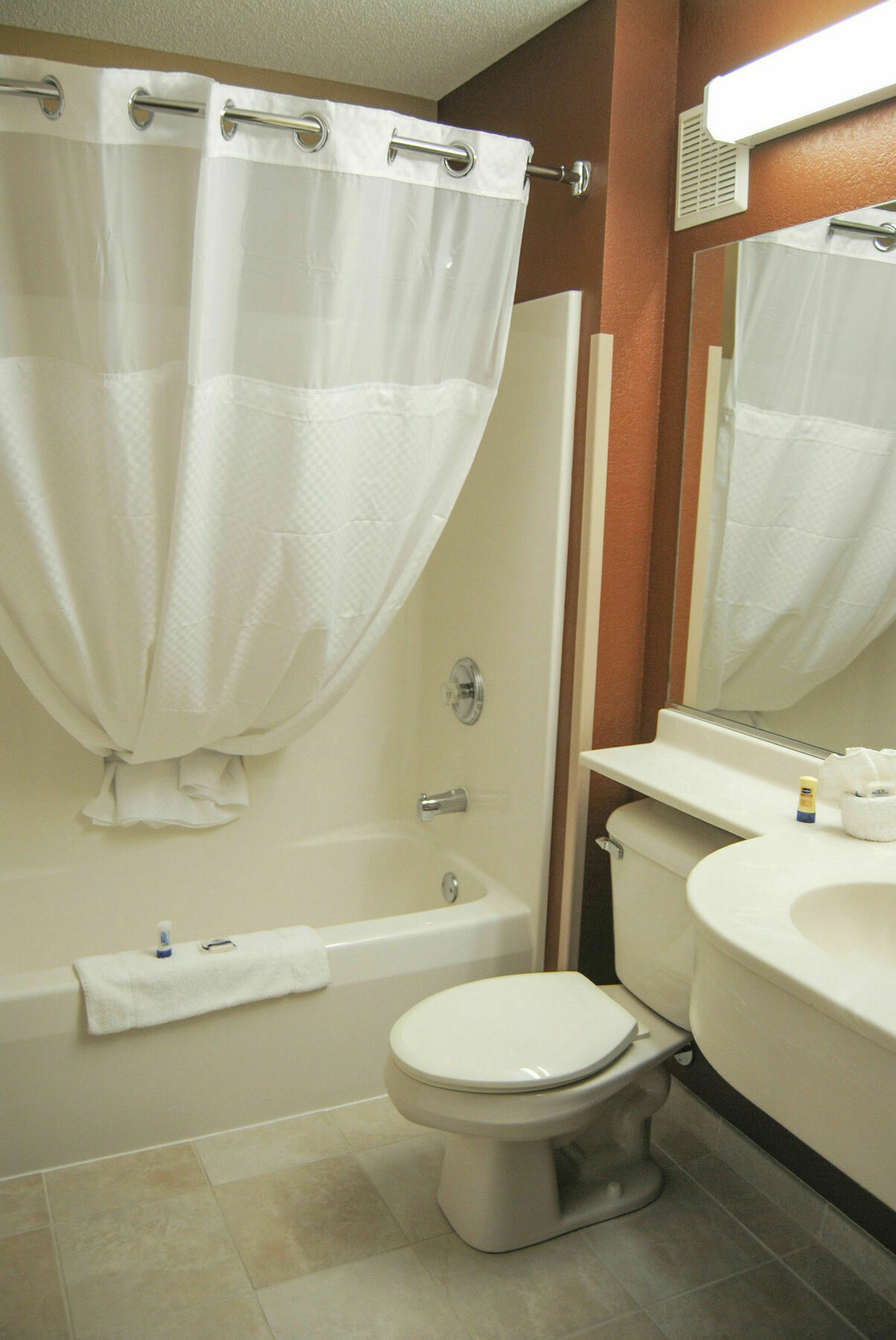 Microtel Inn & Suites By Wyndham Mineral Wells/Parkersburg Экстерьер фото
